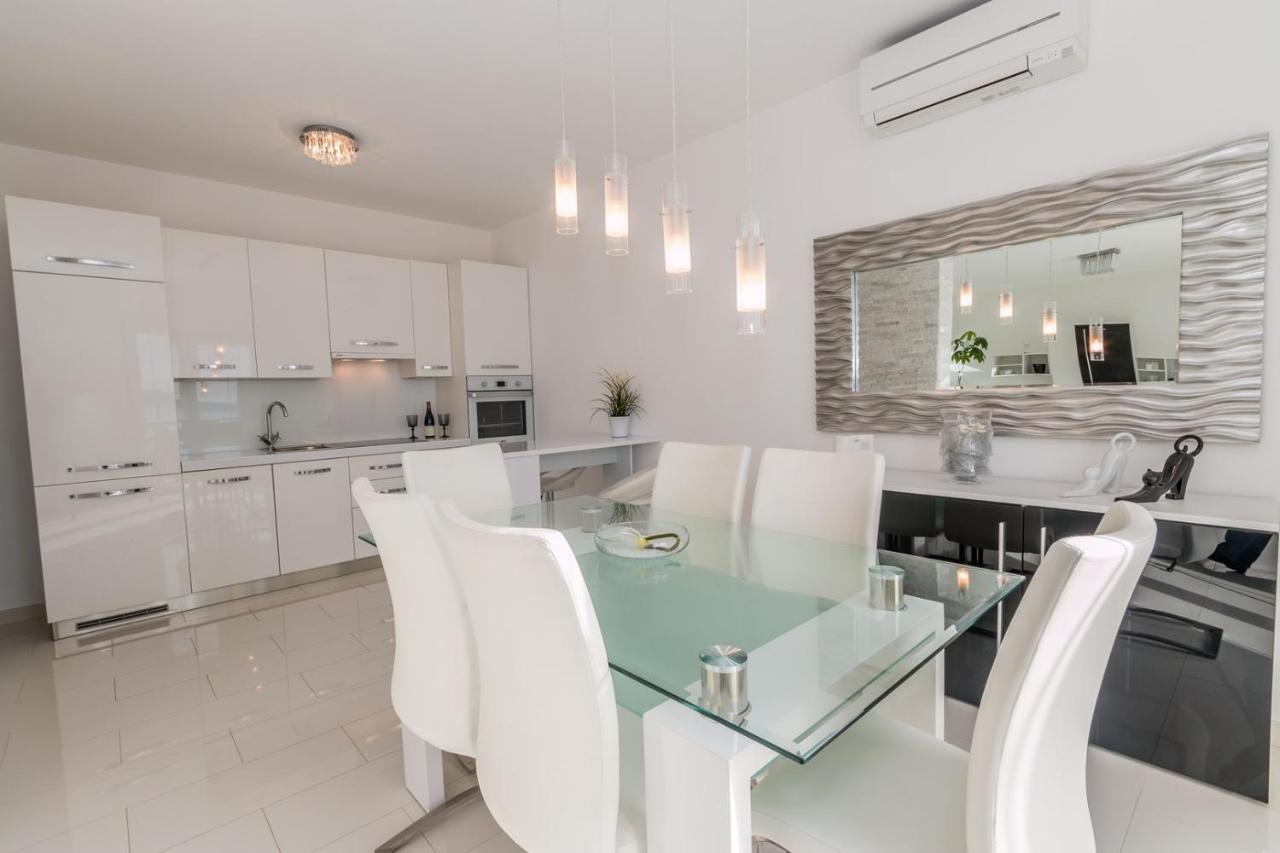 Holiday House Queens With Sea View Селце Екстер'єр фото