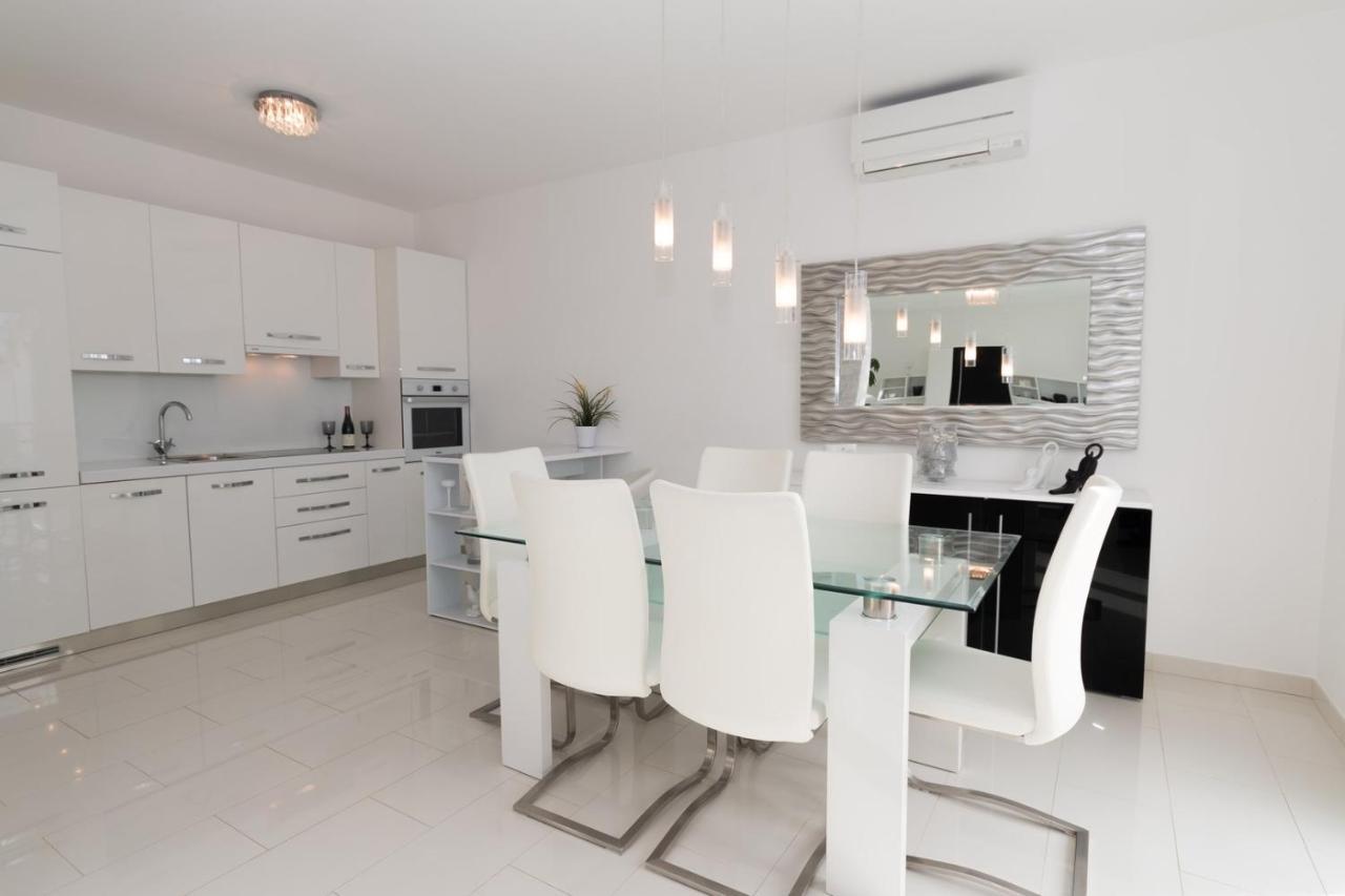 Holiday House Queens With Sea View Селце Екстер'єр фото